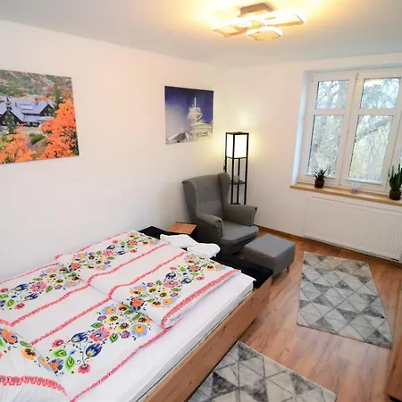 De Luxe Emily Apartment